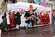 Auszug aus dem Narrhalla Showprogramm „Die zauberhafte Welt der Märchen" (gFoto.  Martin Schmitz)